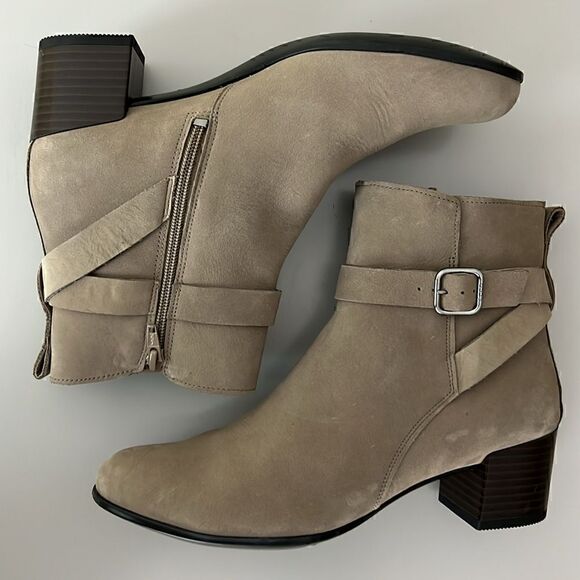 New ECCO Women's Dress Classic 35mm Buckle Ankle Boot in Taupe Nubuck Size 10 - Picture 1 of 11